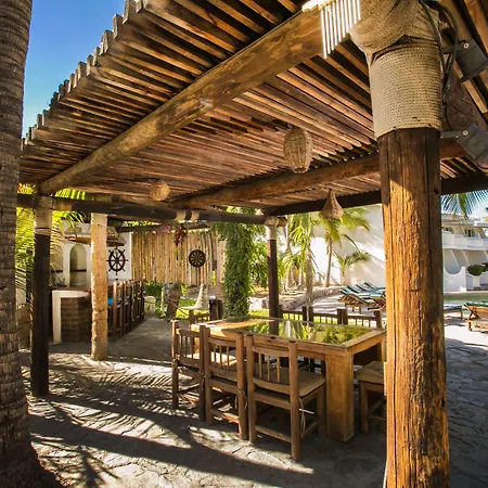 Hotel & Suites El Moro-3