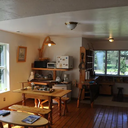 Whalesong Bed And Breakfast-2