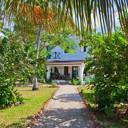 Flame Tree Cottages-2