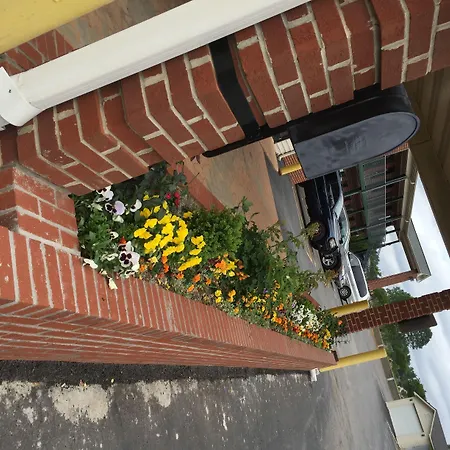 Highway Inn-3