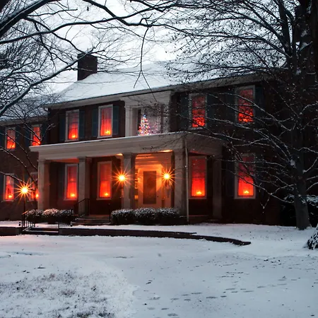 Charred Oaks Inn-2