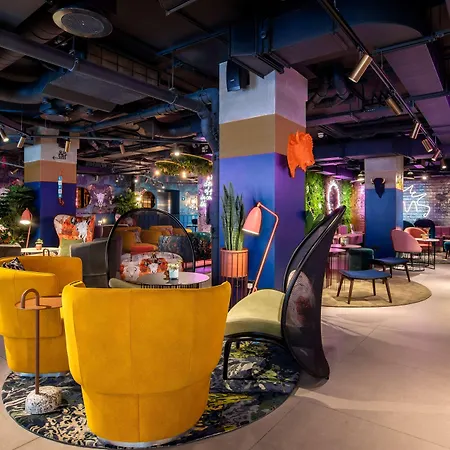 YOTEL Manchester Deansgate-3