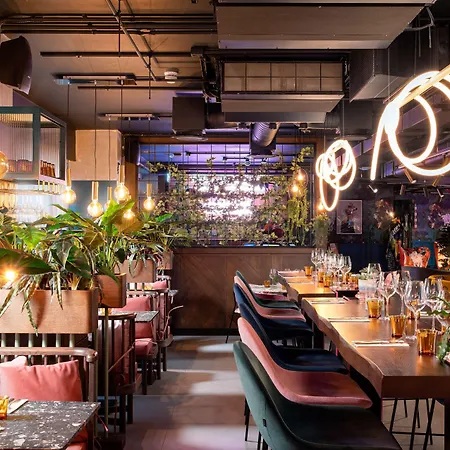 YOTEL Manchester Deansgate-2