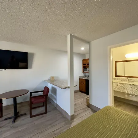 Razorback Inn-2