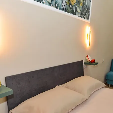 Stella Mia Luxury Rooms-3