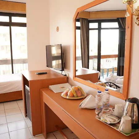 Gaddis Hotel, Suites And Apartments-2