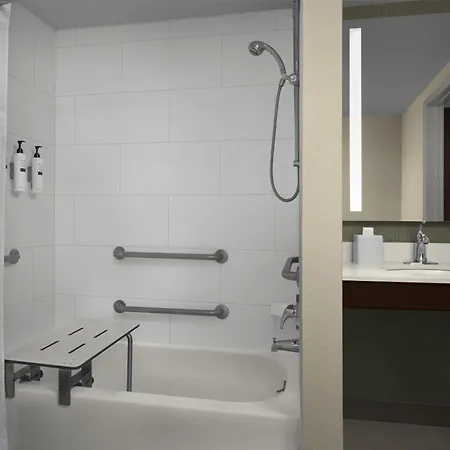 Hilton Garden Inn Westbury-3