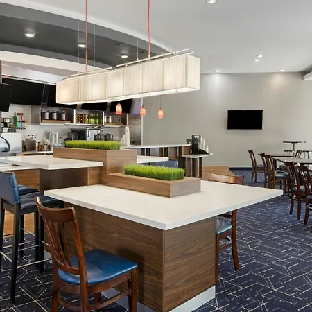 Courtyard By Marriott Sacramento Cal Expo-2