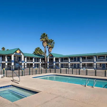 Days Inn By Wyndham Safford, Az-3