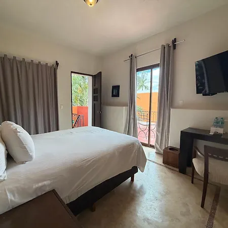 Art 64 Guest House - Adults Only-3