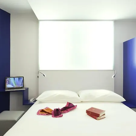 ibis Styles Vannes Gare Centre-2