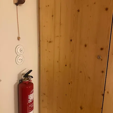 14º Esquadra — Cais Das Pedras Guest House-3