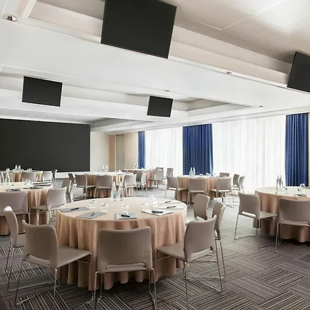 Courtyard By Marriott Rome Central Park-2