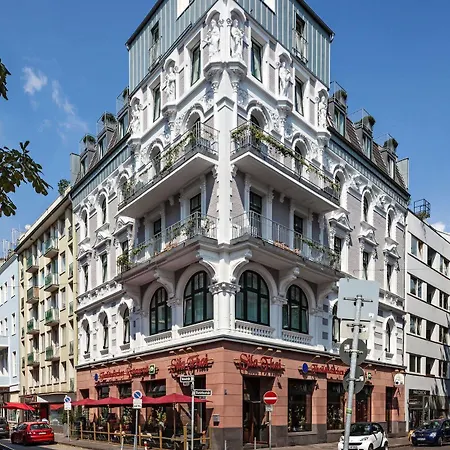 Burns Art Hotel-3