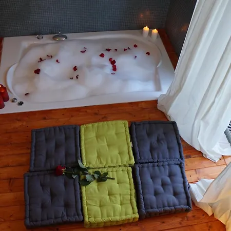 Jacuzzi Rooms-2