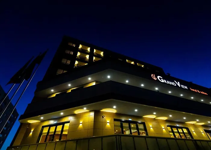 Grand View Hotel & Suites Copou