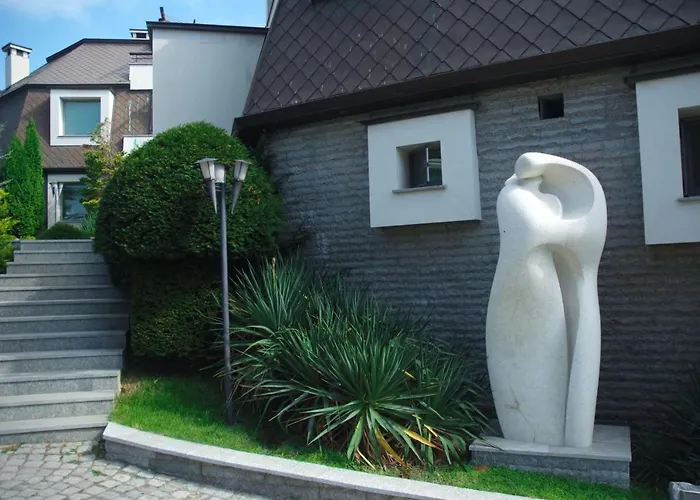 Art Complex Anel