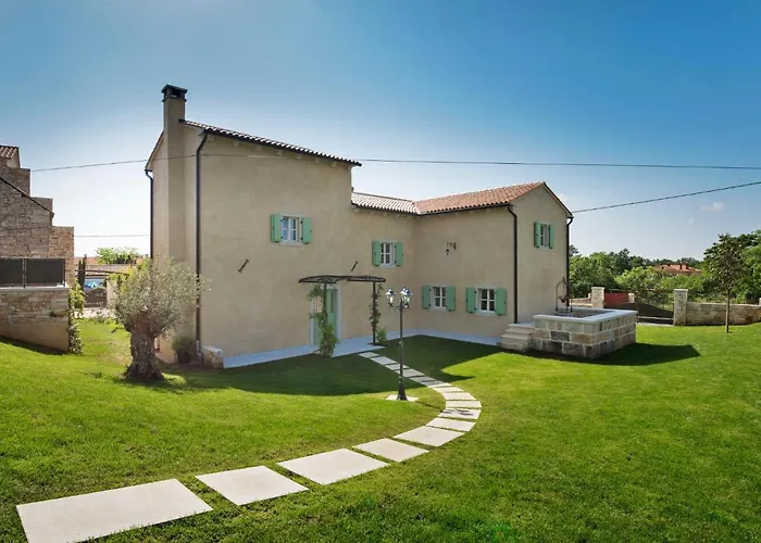Holiday Home Ernesta By Interhome