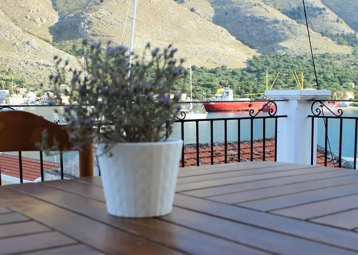 Gompos Apartment - Cozy Apartment Next To The Sea - Amazing Sea View