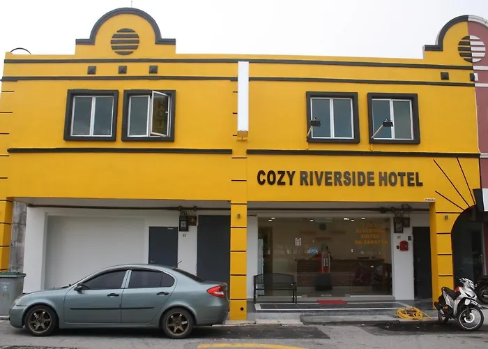 Cozy Riverside Hotel