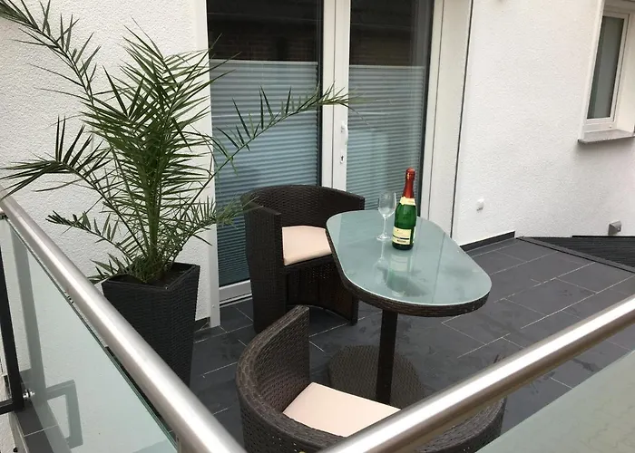 Ferienwohnung Rinteln: Cozy 4-Star Apartment with Terrace