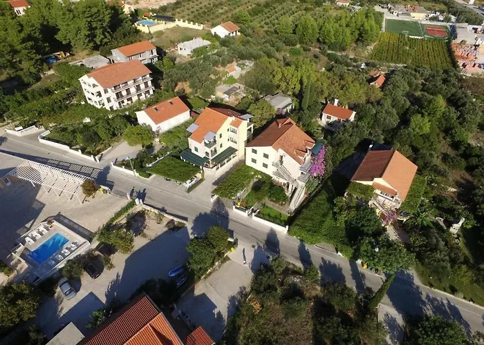 Apartments Maestral