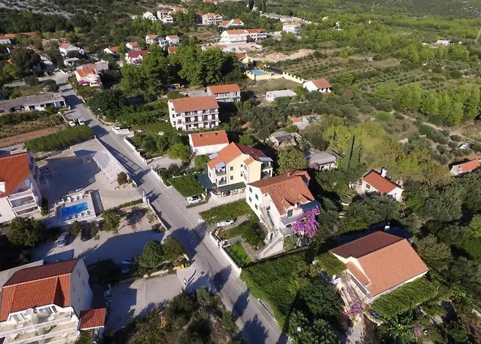 Apartments Maestral