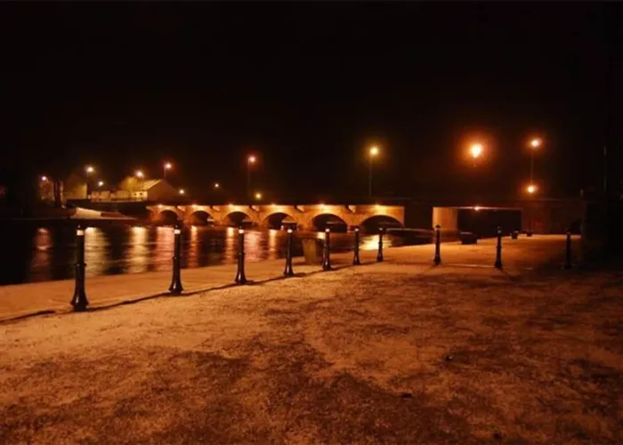 Riverside Marina Apartments