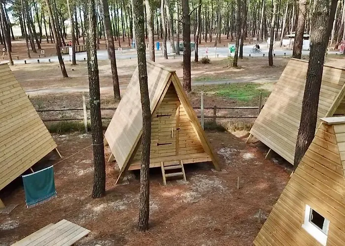Hoya Surf Camp