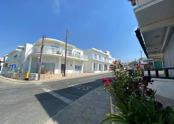Ellenapa Apts & Studios