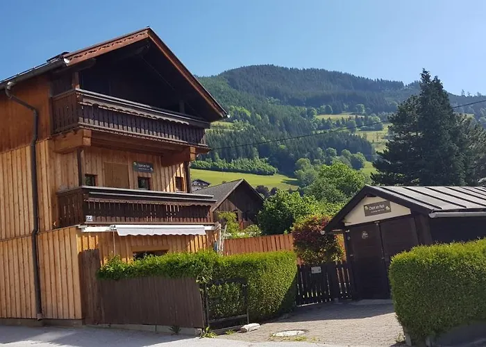 Chalet Am Park With Garden