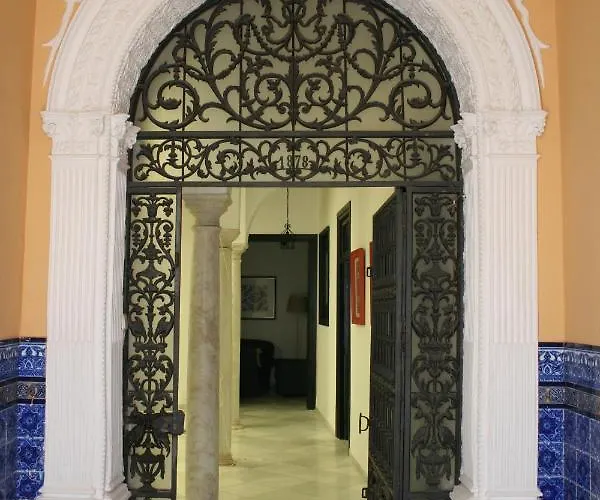 Casa S. XIX En Pleno Centro De Carmona