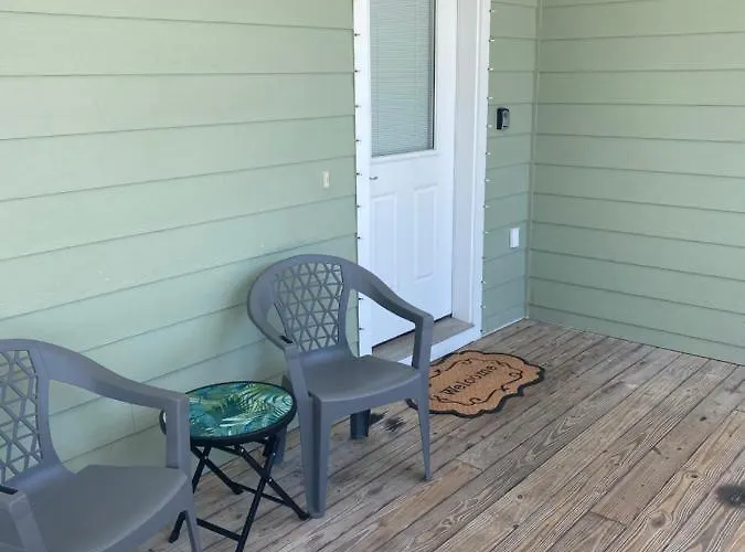 Condo W Pool Near Beaches, Dining, Shopping, Etc