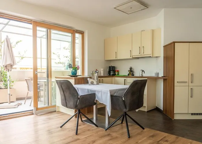 Ferienwohnung Mit Garage, Fahrradraum Und Sehr Grosser Sonnenverwoehnten Terrasse