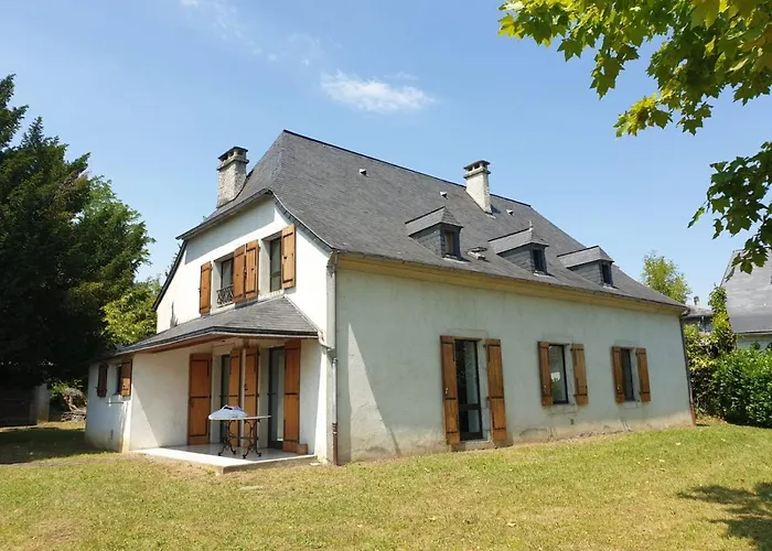 Maison Rustique Pyreneenne, Vue Sur Les Montagnes