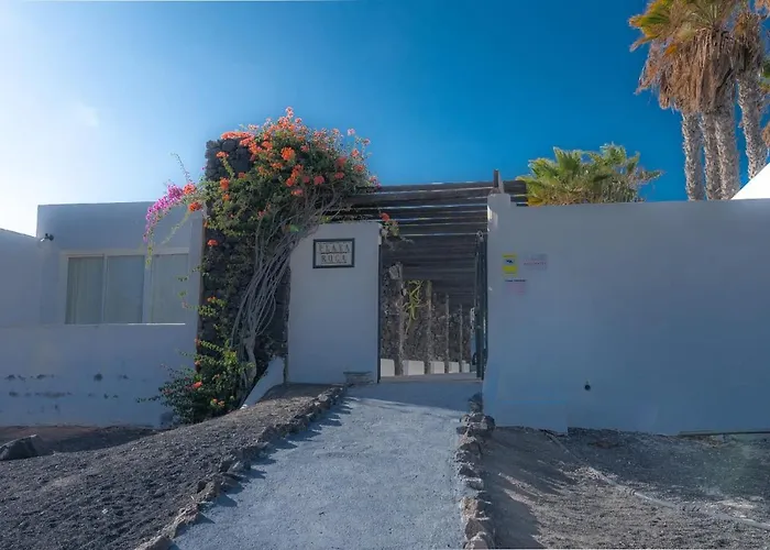 Comfortable Houses Playa Roca Beachfront Access