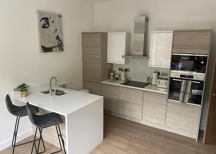34 Cuppin Street - Luxury City Centre Apartment!