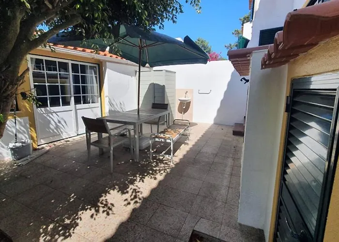 Secluded Beach House @Praia Da Gale