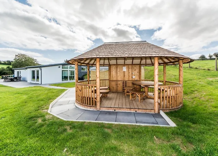 River Views,Kinsale, Hosted By Exquisite Holiday Homes, Sleeps 26