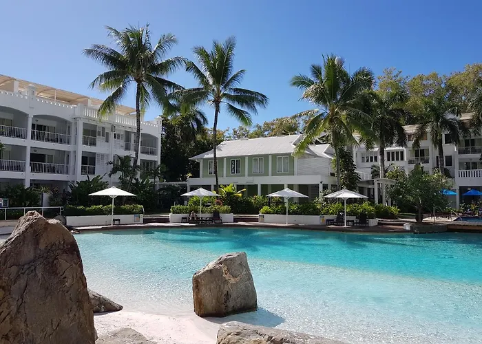 Beach Club Palm Cove