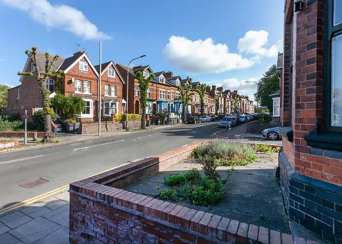 Beautiful, Entire Luxurious One Bedroom Flat