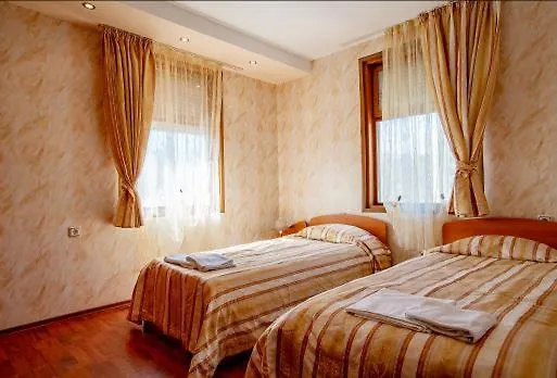 Раѝ
