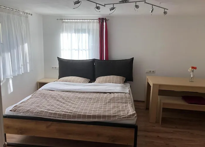 Guest Appartements Mit 2 Getrennten Schlafzimmern Fuer 4 Personen 24H Check In