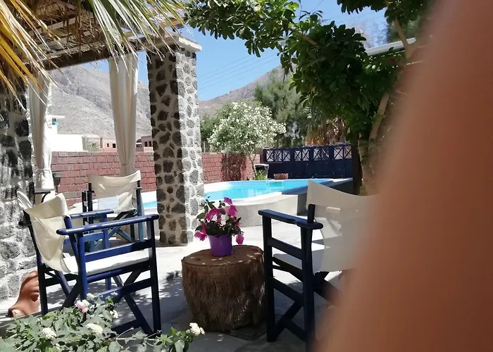 5Bedroom Villa In Perissa Beach