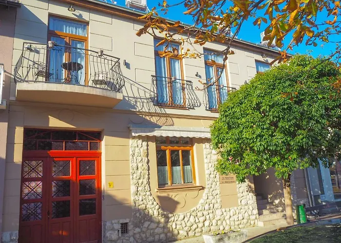 Holiday Apartmanhaz
