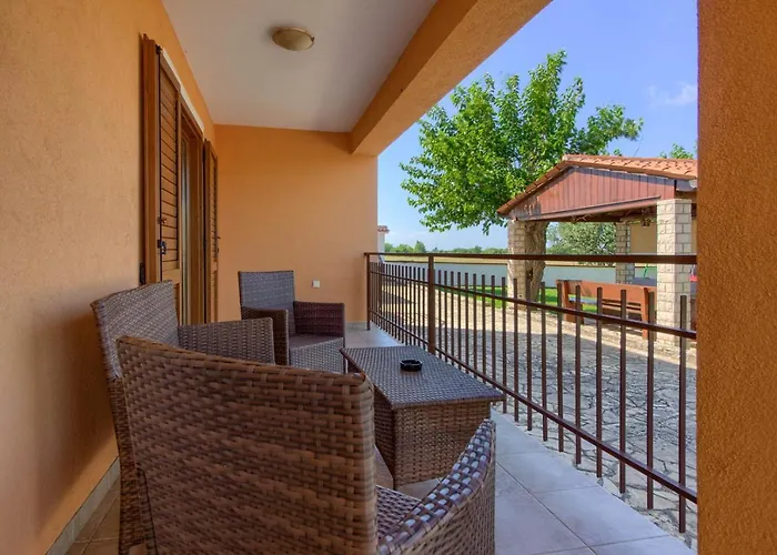 Villa Sani With Private Pool Near Pula And Rovinj
