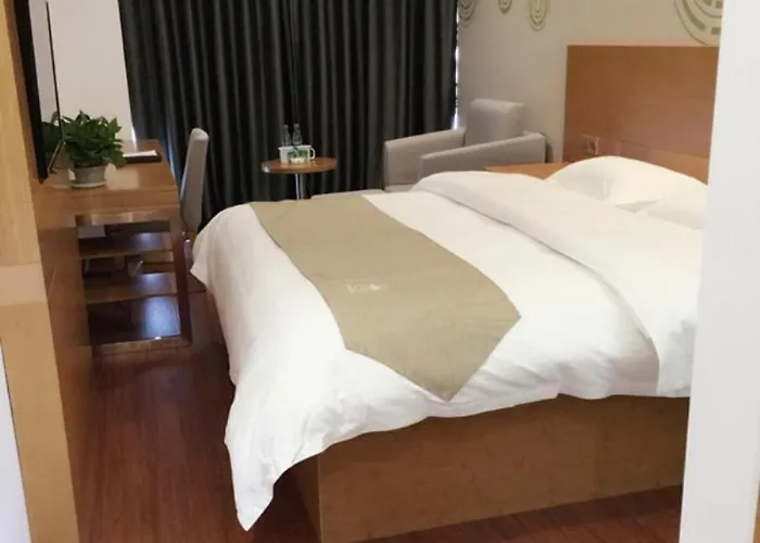 Greentree Inn Nanjing Jiangning District Jiulong Lake Subway Station Express Hotel