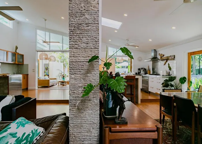 Pineapple Petes Beach House