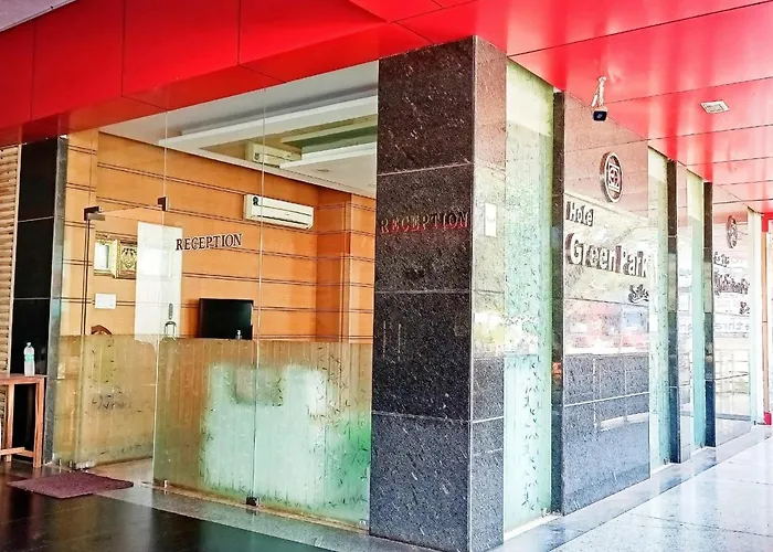 Hotel Green Park Suites