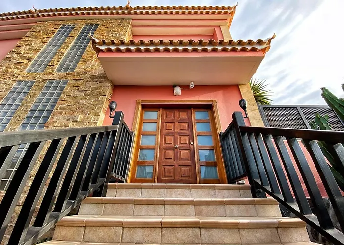 Luxury 5 Star Villa Violetta With Amazing Sea View, Jacuzzi And Heated Pool